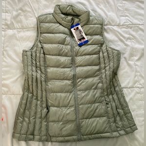 Women’s puff vest